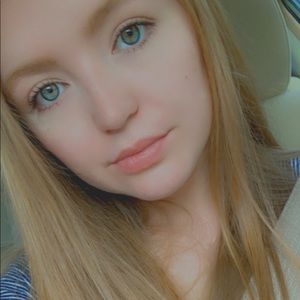 Meet your Posher, Katelyn